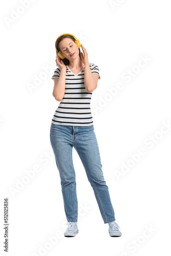 Pretty young woman in headp...