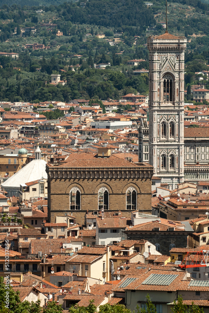 Italia. Toscana, Firenze, la città vista dal Forte di Belvedere, il campanile di Giotto.