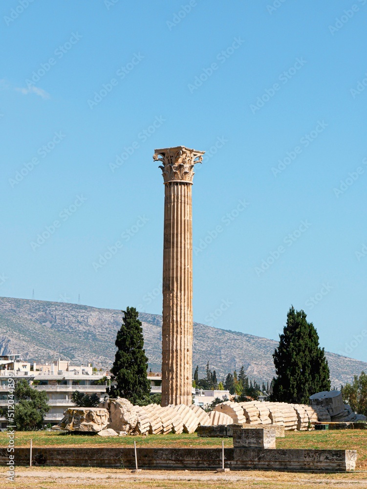 Single Pillar standing at the Temple of Olympian Zeus - Athens, Greece
