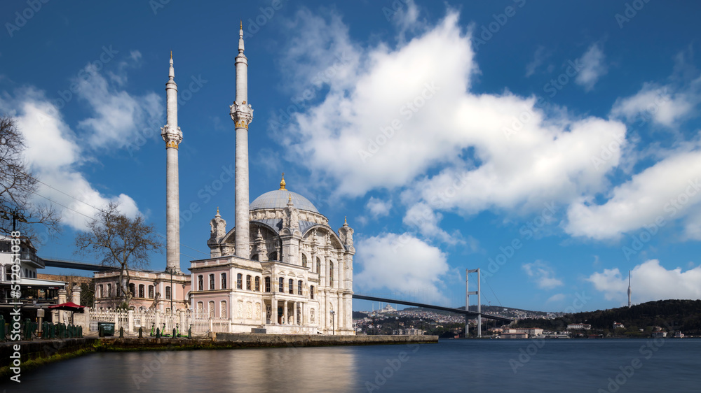 Naklejka premium Ortaköy mosque