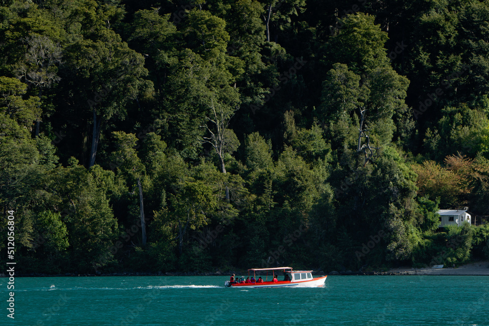 Naklejka premium Lago Todos