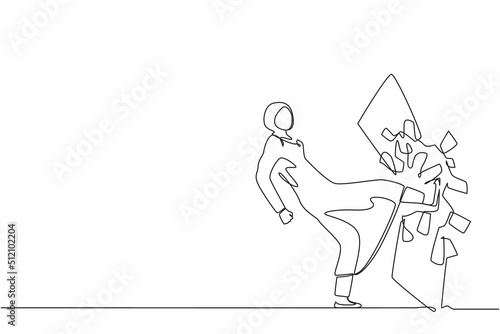 Continuous one line drawing Arab businesswoman kicked the mirror and shattered it. Breaking impossible barrier. Business motivation, breakthrough concept. Single line draw design vector illustration