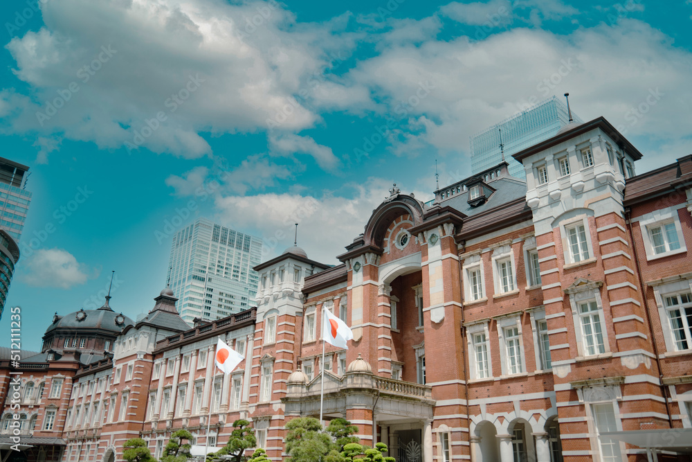 晴れた日の東京駅