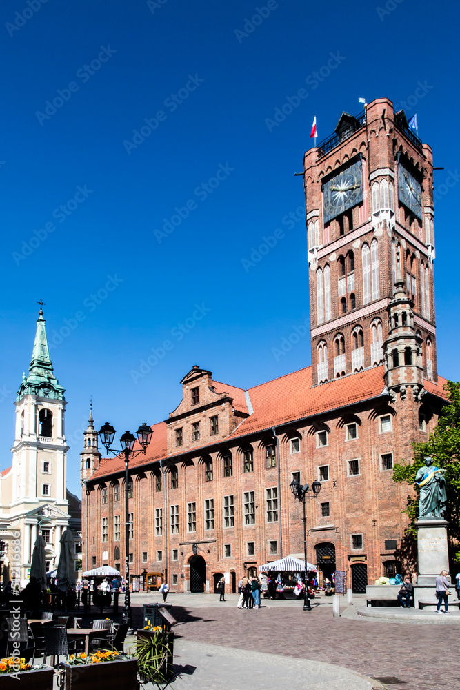 Fototapeta premium Monument of Nicolaus Copernicus in Torun, Poland .