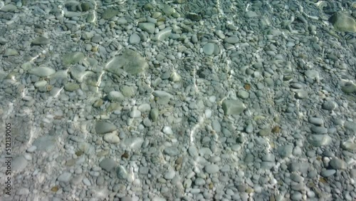 La limpidezza delle acque in una caletta siciliana, a Castellammare del Golfo.