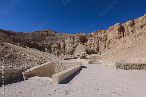 Cuadro en lienzo Underground Entrance to the Ancient Egyptian Tombs in the Valley of the Kings in