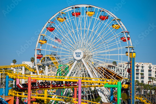Ferris wheel on pier of Venice Beach © jessica