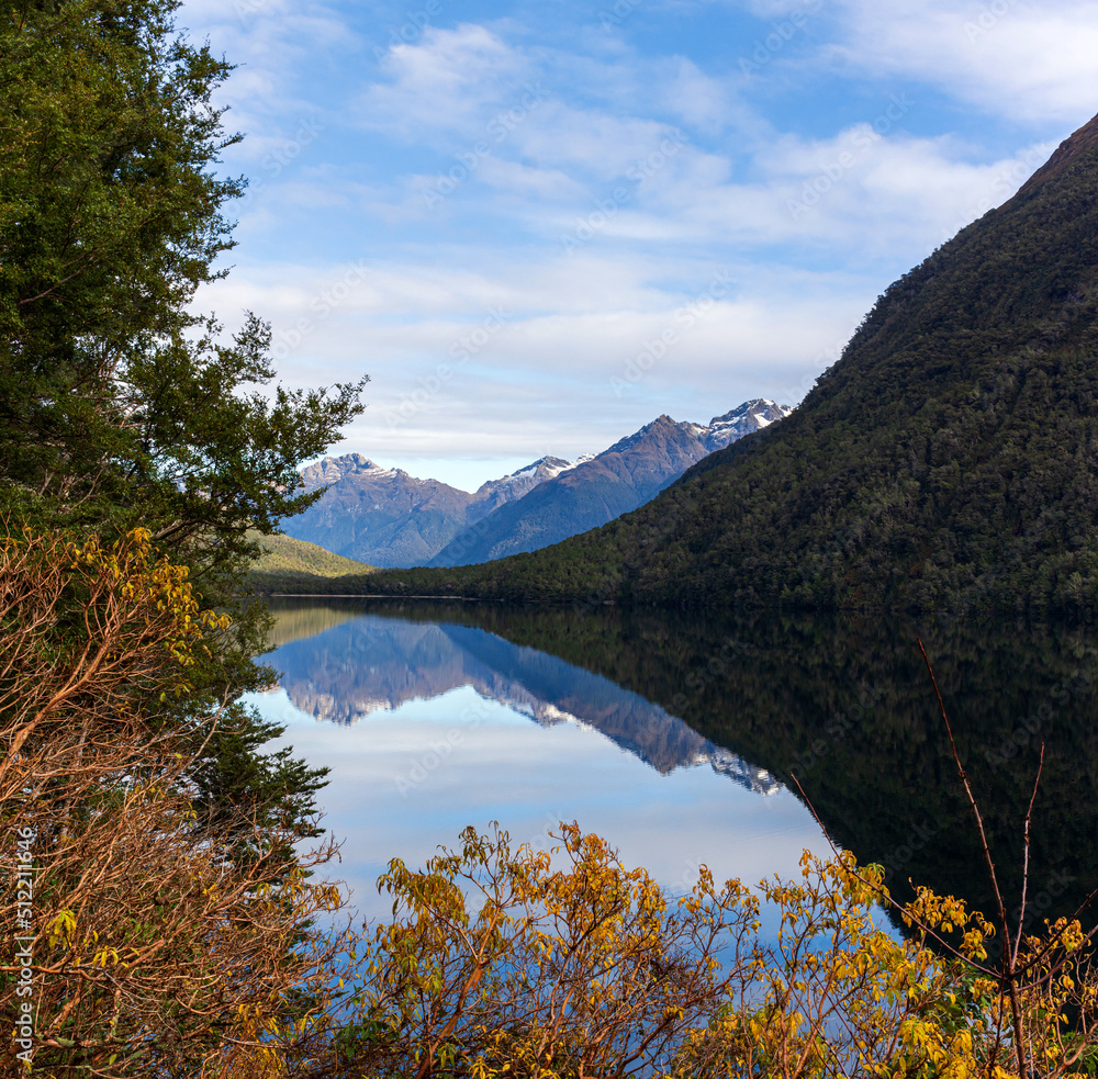 Obraz premium Winter's morning at Lake Gunn, near Fiordland National Park, New Zealand