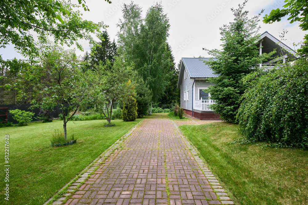 Shooting a country house and the surrounding area Shooting a country house and the surrounding area
