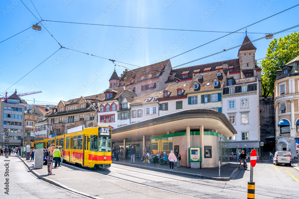 Strassenbahn am Barfüsserplatz, Basel, Schweiz 