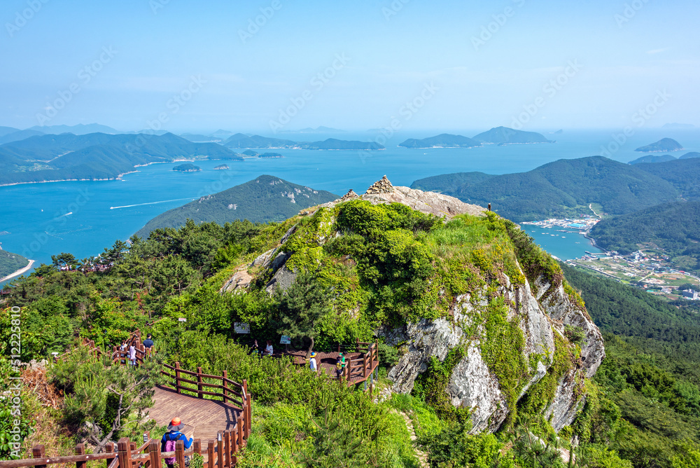 미륵산 정상에서 본 한려수도 해상국립공원의 풍경