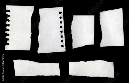 Canvastavla trozos de papel roto sobre fondo negro