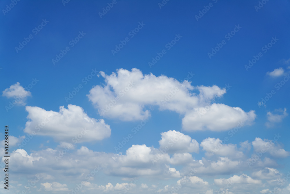 Fototapeta premium White clouds are floating in the blue sky