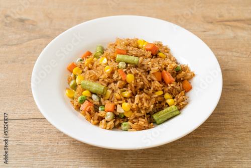  fried rice with green peas  carrot and corn