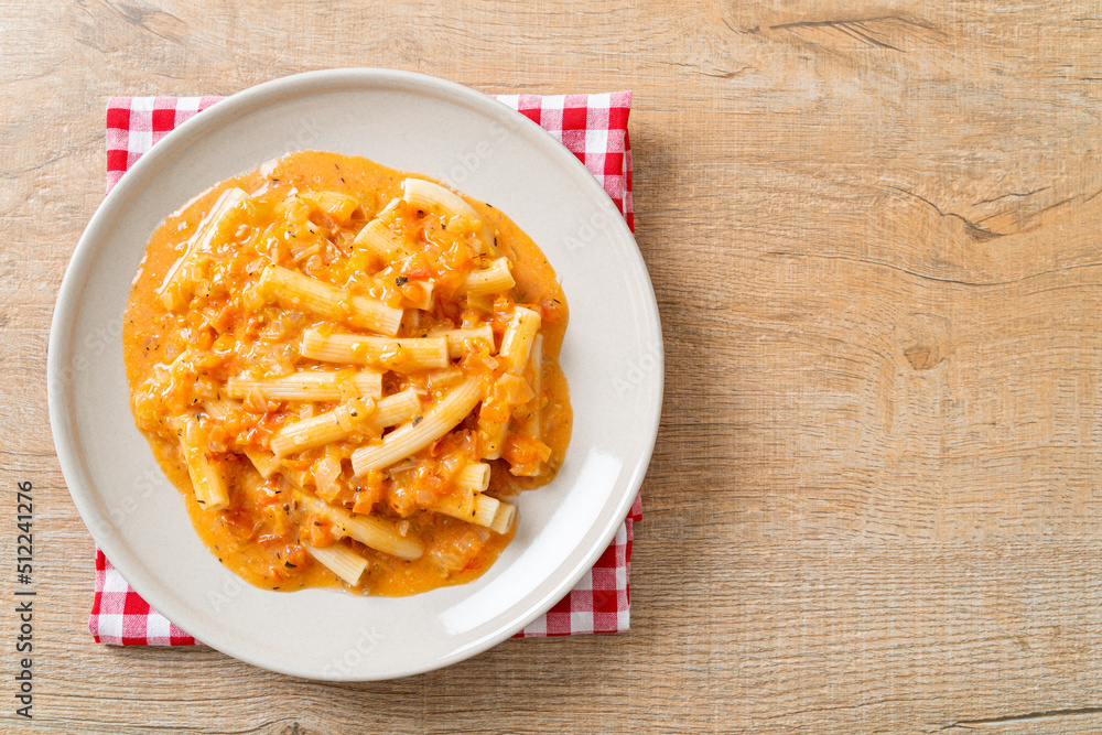 rigatoni penne pasta creamy tomato