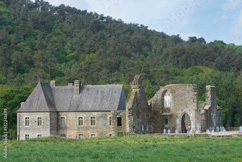 Abbaye de bon repos - bretagne
