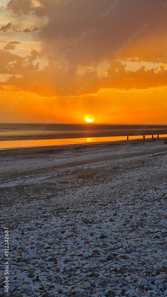 Fototapeta premium sunset over the sea