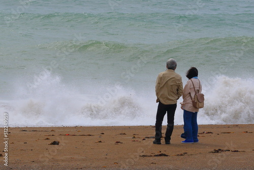 Obraz na płótnie 海辺の夫婦 w salonie