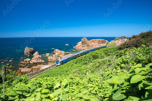 海と電車のある風景　五能線