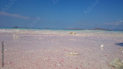 Pink Beach Labuan Bajo