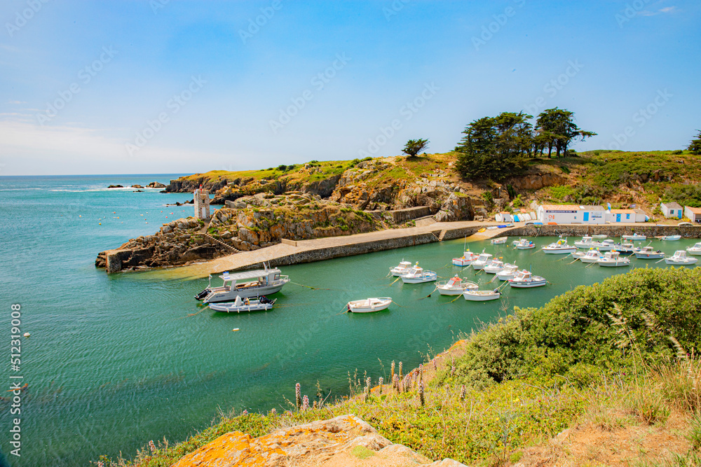 Ile d'yeu le port de la meule et la chapelle Photos | Adobe Stock