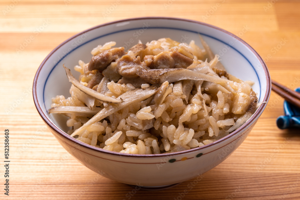 鶏ごぼうの炊き込みご飯 鶏ごぼうの炊き込みご飯