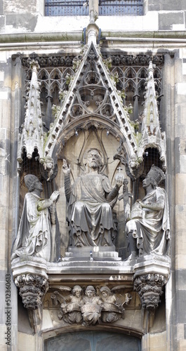 Detail an der Fassade des Aachener Rathauses