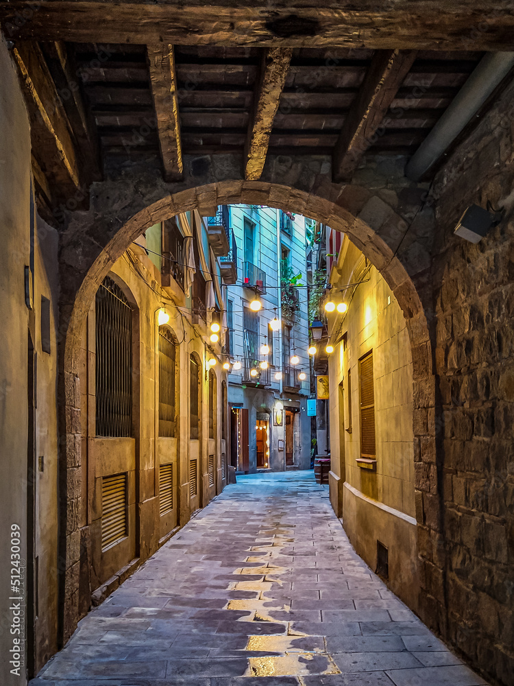 Fototapeta premium Enchanted streets of El Born, Barcelona