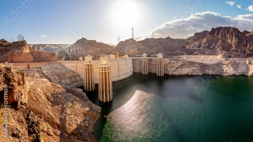 Fotografie, Obraz Panoramic view of Hoover Dam, summer drought