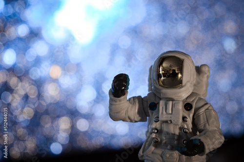Valokuvatapetti retrato de astronauta sobre fondo espacial