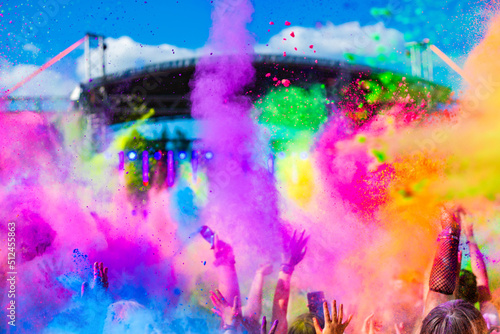 Festiwal Kolorów Holi. Indyjskie święto z kolorowym pudrem, Polska  © danielszura