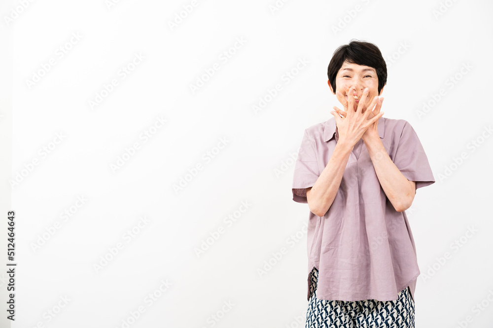 驚くミドル女性