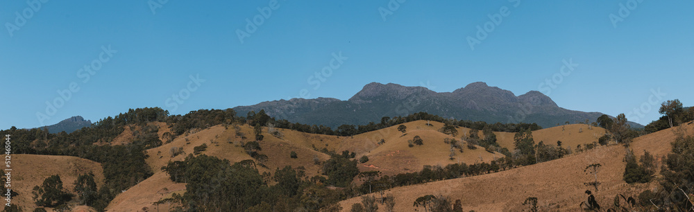 Marmelópolis, Minas Gerais, Brasil: panorâmico do Pico do Marins visto da estrada de Marmelópolisl no Sul de Minas na Serra da Mantiqueira Marmelópolis, Minas Gerais, Brasil: panorâmico do Pico do Marins visto da estrada de Marmelópolisl no Sul de Minas na Serra da Mantiqueira