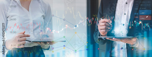 Foto Business people analyzing financial and marketing with digital data information, business prosperity and asset management