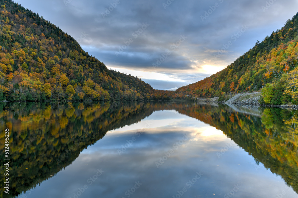 Naklejka premium Cascade Lake - Keene, New York