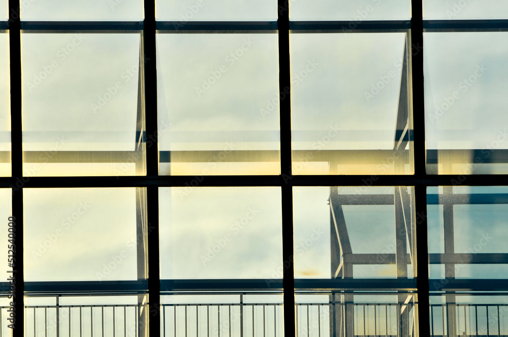 Fototapeta premium modern architecture with sun reflections