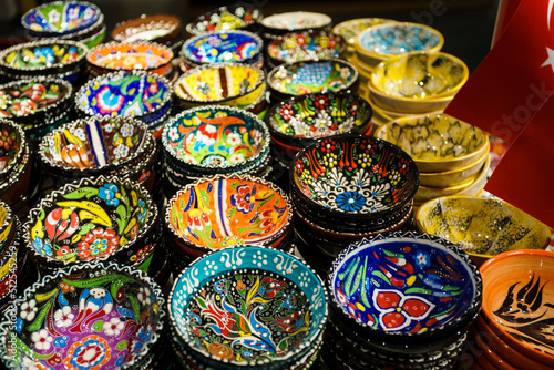 Classical and traditional Turkish colorful ceramics on the Istanbul Grand Bazaar. Istambul  Turkey