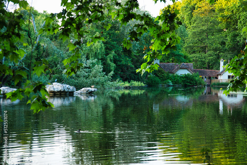 sch  ner gr  ner Park von London