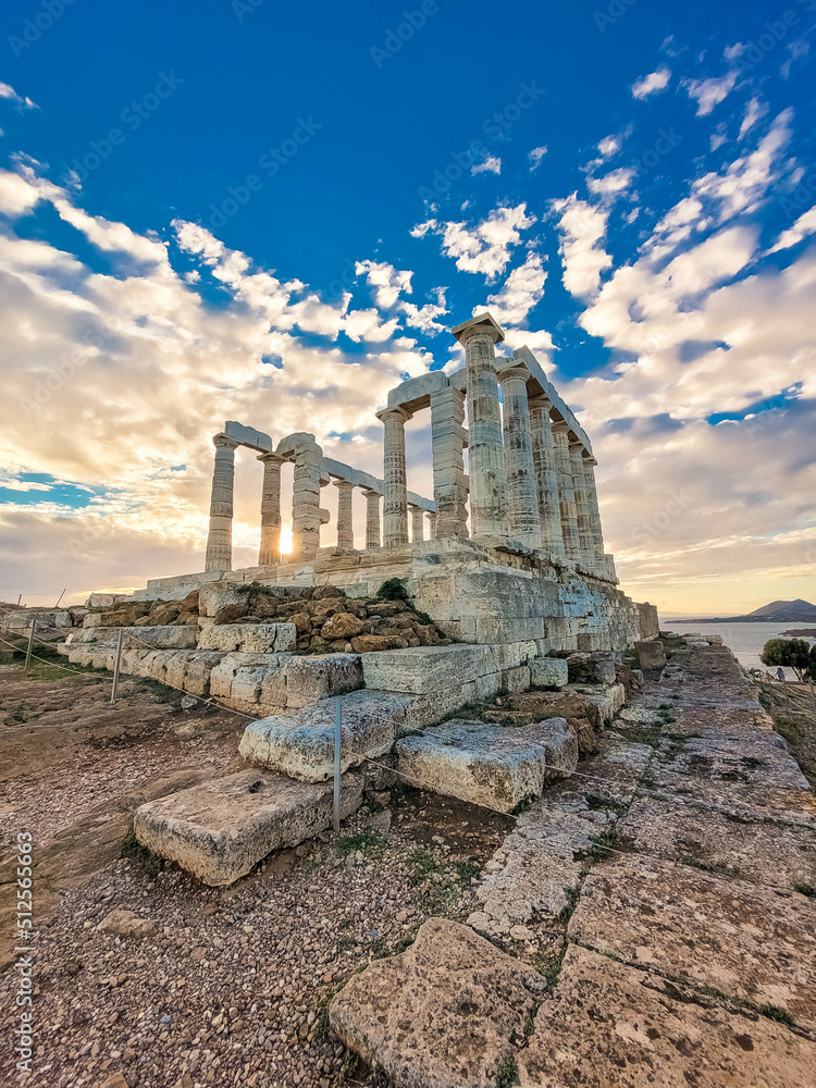 Φωτογραφία The Temple of Poseidon at Cape Sounion at sunset, over the Aegean Sea, Greece