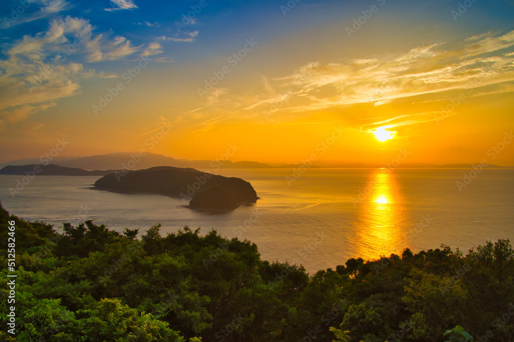加太から見る淡路島に沈む夕日