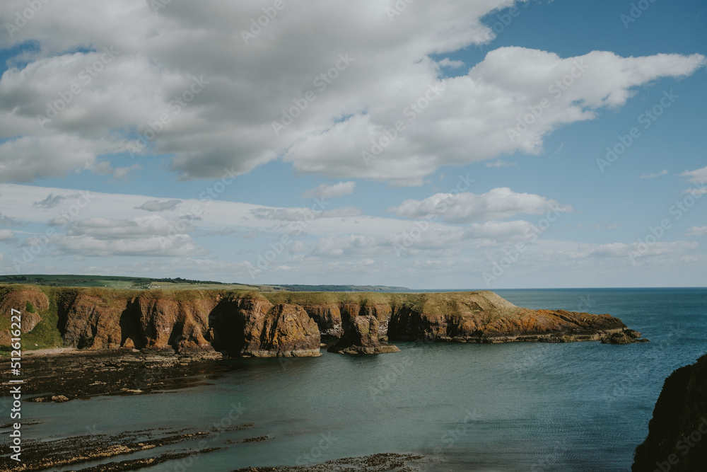 Obraz premium the coast of the atlantic ocean