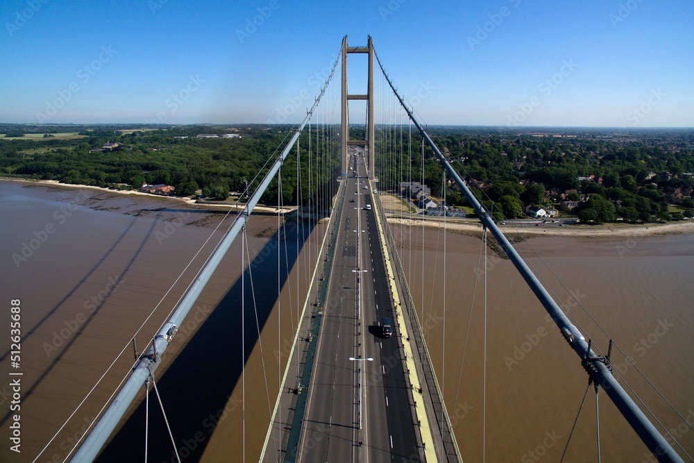 Obraz premium aerial view of Vehicles traveling over the Humber Bridge. Hessle. UK