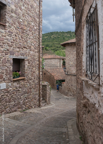 A stroll through the lonely stone streets and houses of villavelayo, Spain
