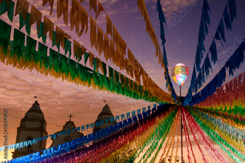balão decorativo iluminado e bandeiras coloridas da festa junina no brasil photo