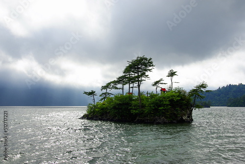 十和田湖の恵比寿大黒島