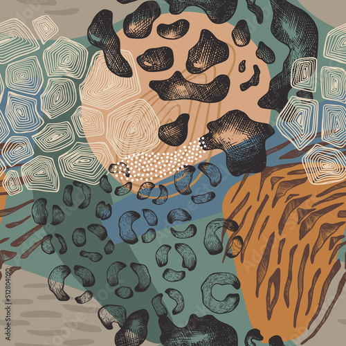 Vector seamless pattern with hand drawn animal skin ornament.