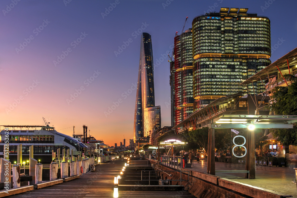 Naklejka premium Barangaroo sunset, Sydney, Australia 2022