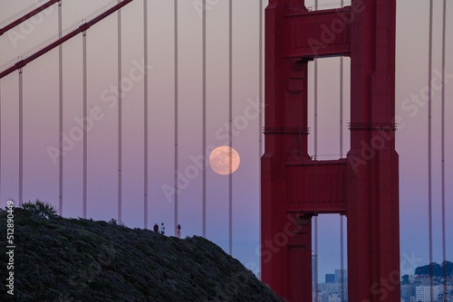 Canvastavla Full Moon June 2022 San Francisco Golden Gate Bridge Moon Next To North Tower Sh