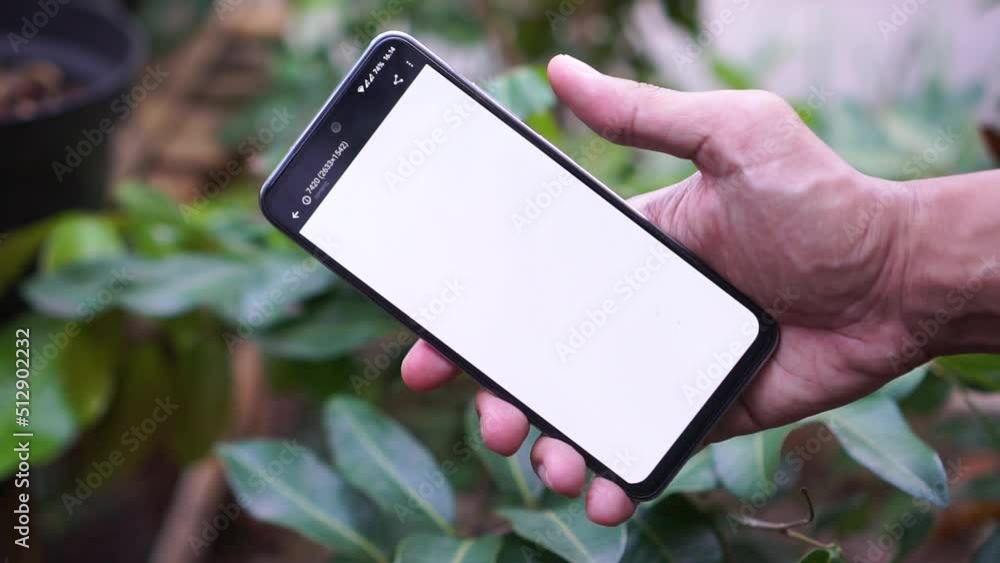 Turn on the smartphone with the fingerprint on the side Turn on the smartphone with the fingerprint on the side