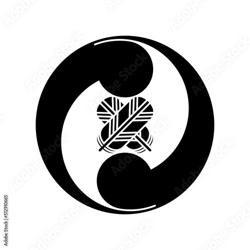巴紋・二つ巴に違い鷹（ふたつともえにちがいたか）